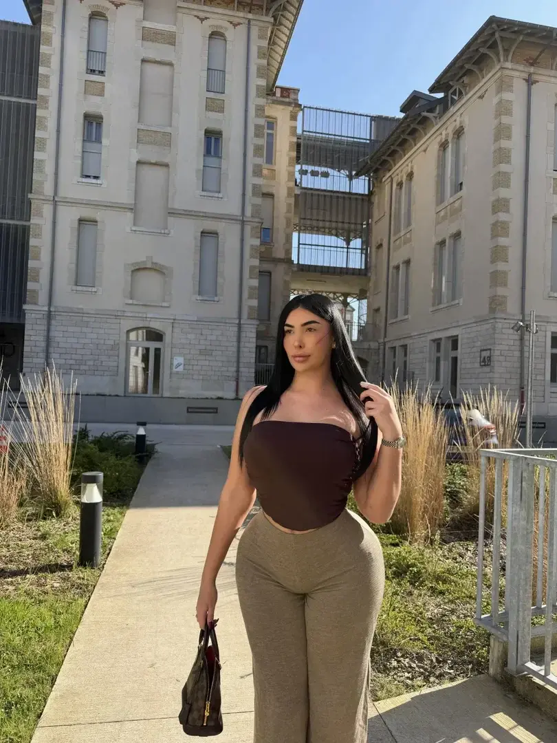 Naomi_mgn - Photo exclusive MYM 4 | French Modèles