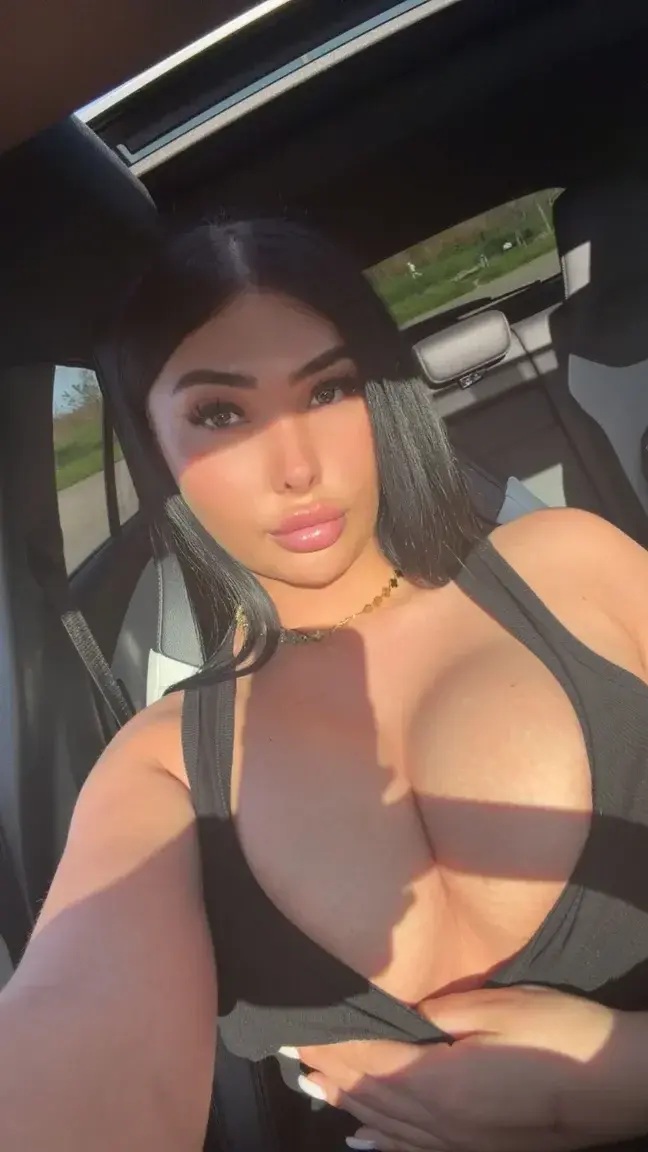 Naomi_mgn - Photo exclusive MYM 6 | French Modèles