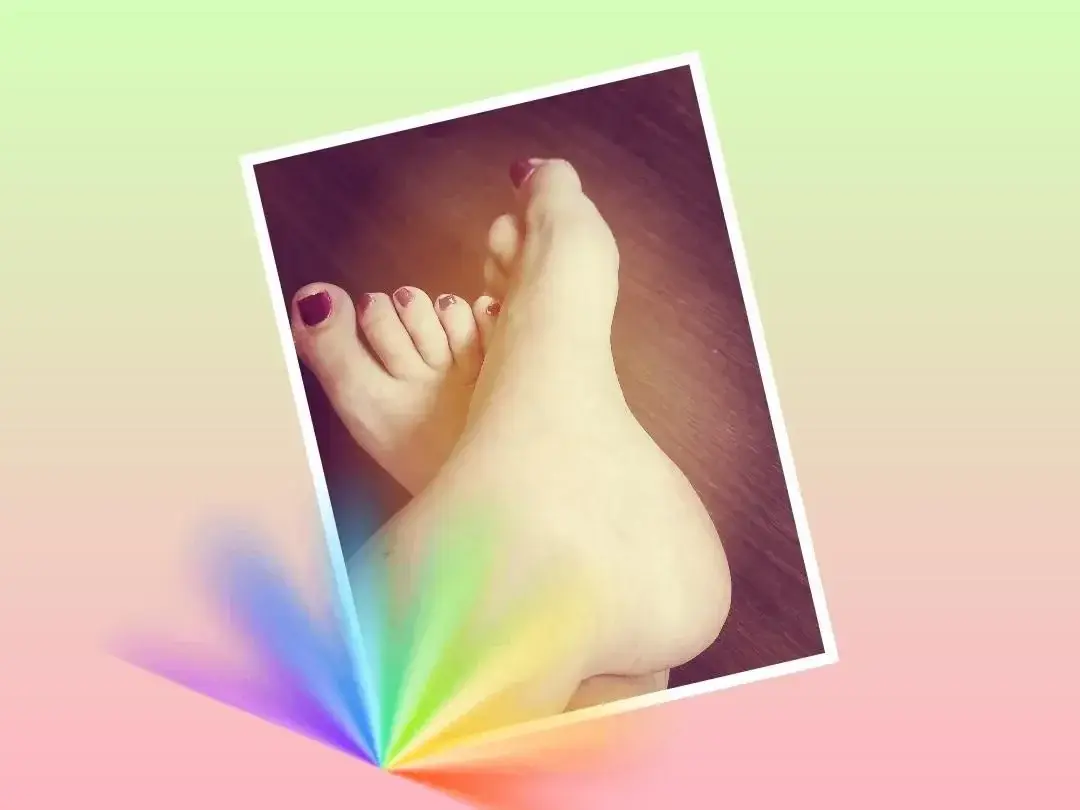 Hey 🌈N'hésitez a vous abonner 🤭Bisous 😚#fetichistedespieds #fetichistepied #photo #pied #feet #feetpic