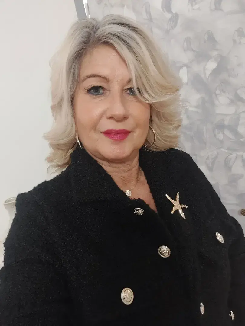 Bonne et heureuse  année  mes loulous  😘😘😘