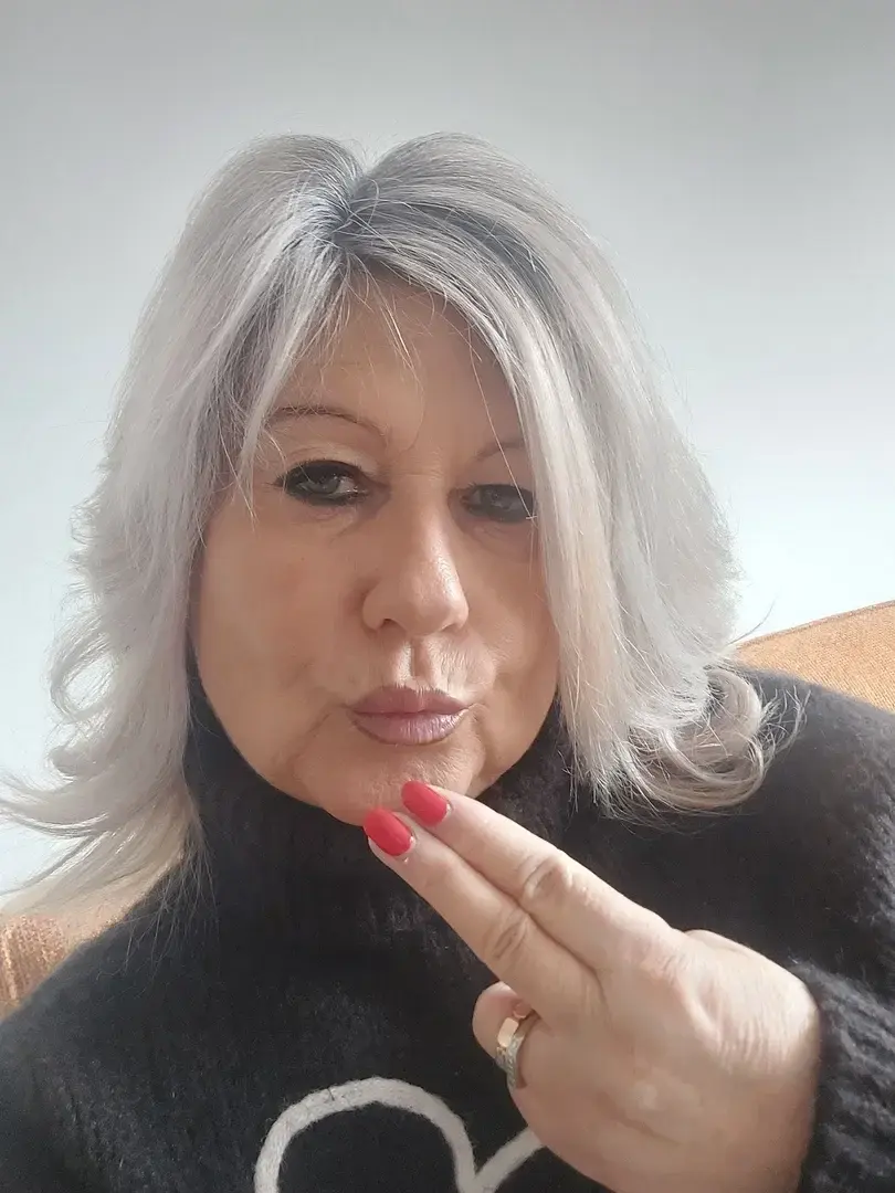 Gros bisous  😘mes loulous  pour la fête  des Amoureux  ❤️❤️❤️