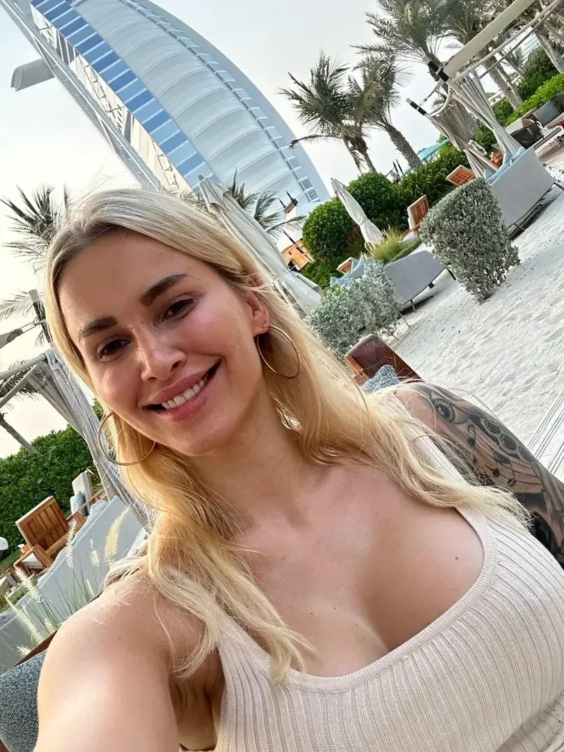 Happy me today 😘 See you in my dms 😈