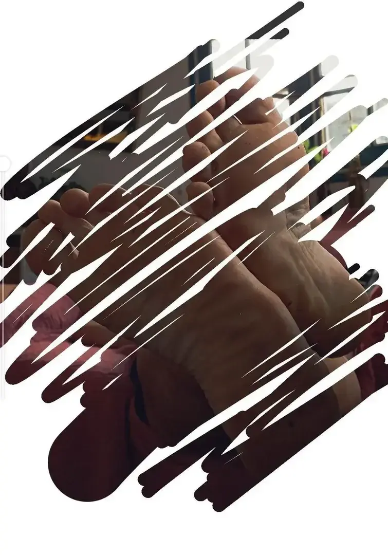 Leak & nude 7 — Aux_pieds_de_la_fee