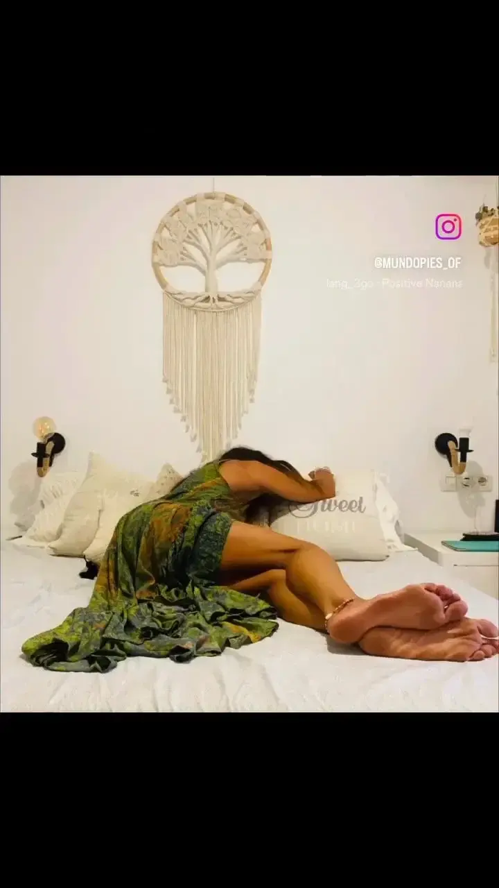 "Explorez la beauté et la sensualité féminine lors d'une séance de photos suggestives. Célébrons votre pouvoir et créons des images captivantes qui vous laisseront sans voix."Je veux poser pour toi, avec des petits vêtements et des photos sensuelles 🫵🏽🫦❤️