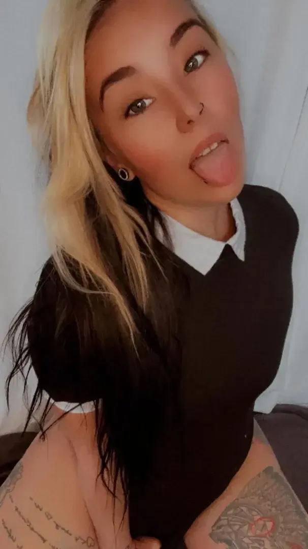 Leak & nude MYM — Secret_sab_xx : « Coucou toi ça va ? ! Tu veux du contenue exclusif, super bandant ? 🍑 tu est au bonne endroit !Abonnement à 0€ avec le code: SECRET 🔞Tu va trop aimer le contenue bb ❤️ » (MYM)