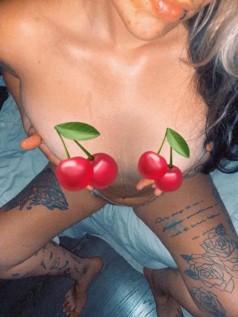 Leak & nude MYM — Secret_sab_xx : « Coucou toi ça va ? ! Tu veux du contenue exclusif, super bandant ? 🍑 tu est au bonne endroit !Abonnement à 0€ avec le code: SECRET 🔞Tu va trop aimer le contenue bb ❤️ Ma ptn chattte » (MYM)