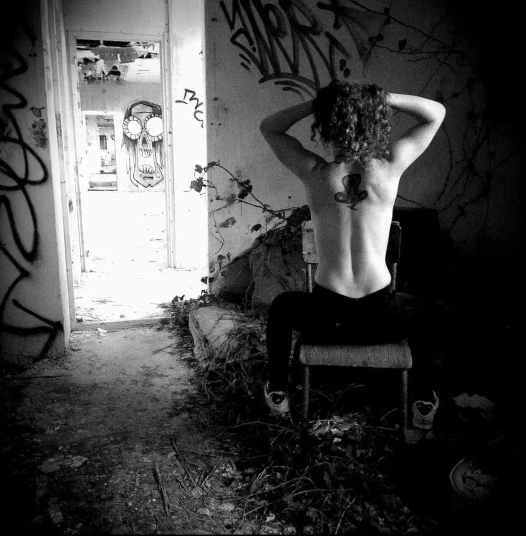 Leak & nude 1 — Cat-urbex