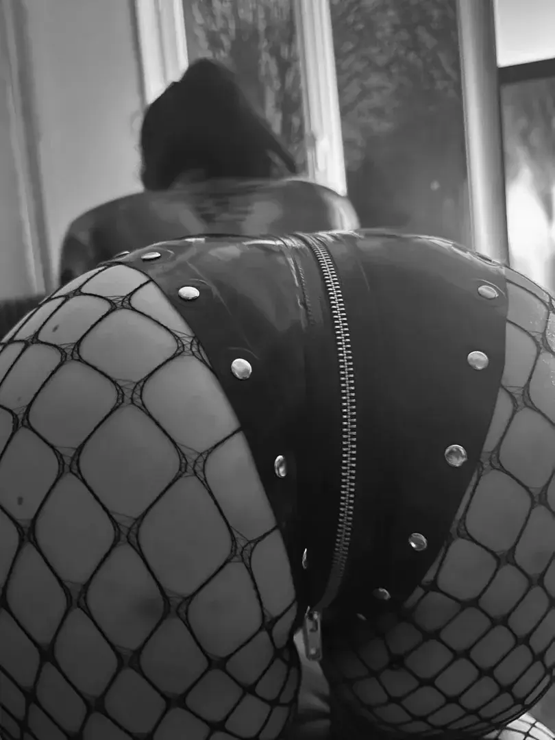 Leak & nude 1 — Erika_anal