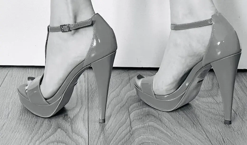 Leak & nude 3 — Capricepleasure