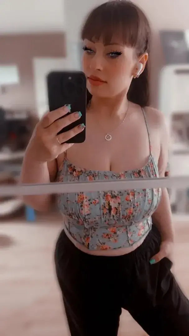 Leak & nude 1 — Thiavaleria