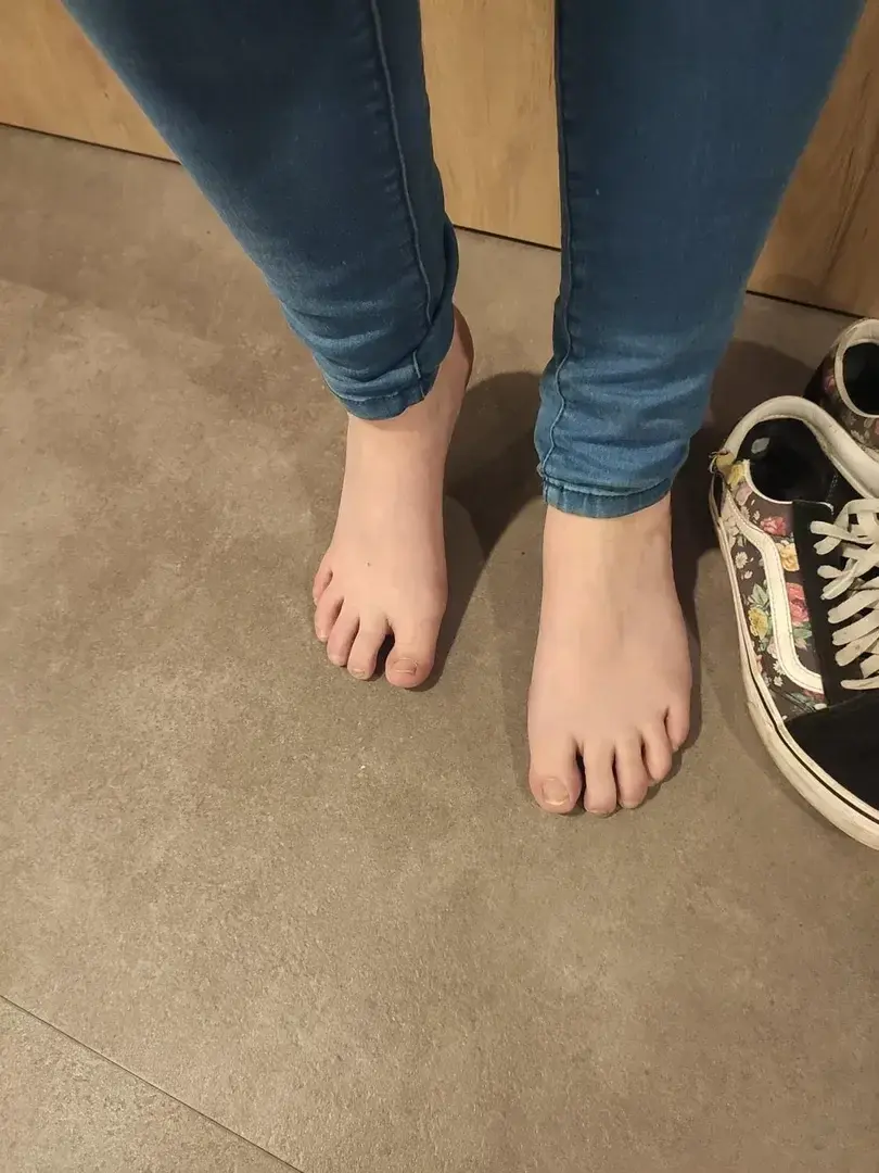 Leak & nude 2 — b00bsandfeet