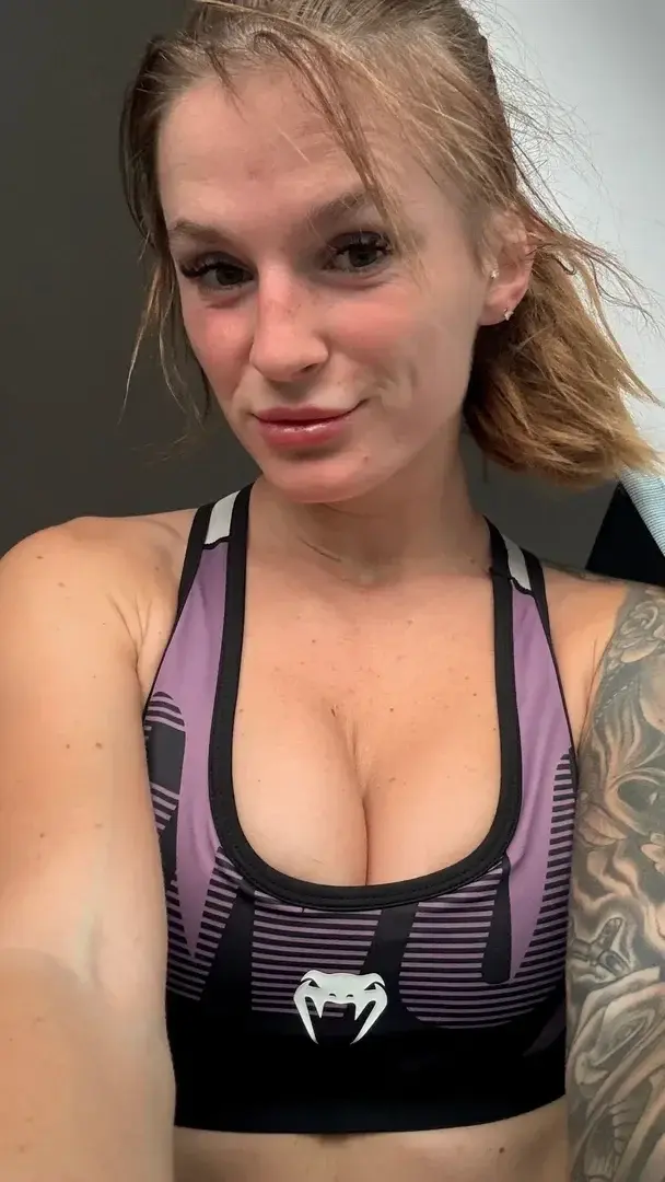 Nach dem Sport erstmal duschen kommst du mit?🤫🔥😏