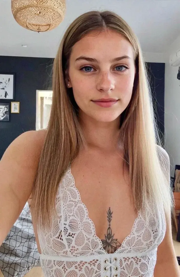 Leak & nude MYM — Secret-lady-m : « ABO GRATUIT CODE EMMA🔥 » (MYM)