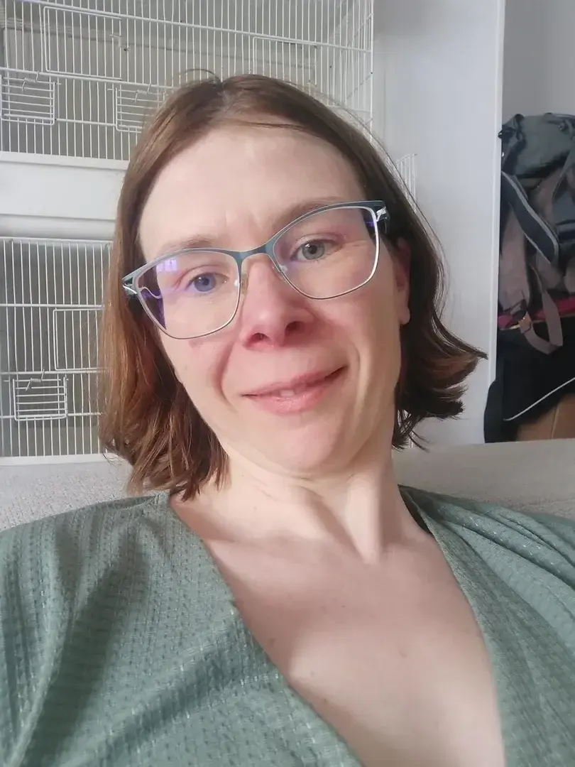 Leak & nude MYM — Ambredu74 : « Coucou à tous » (MYM)