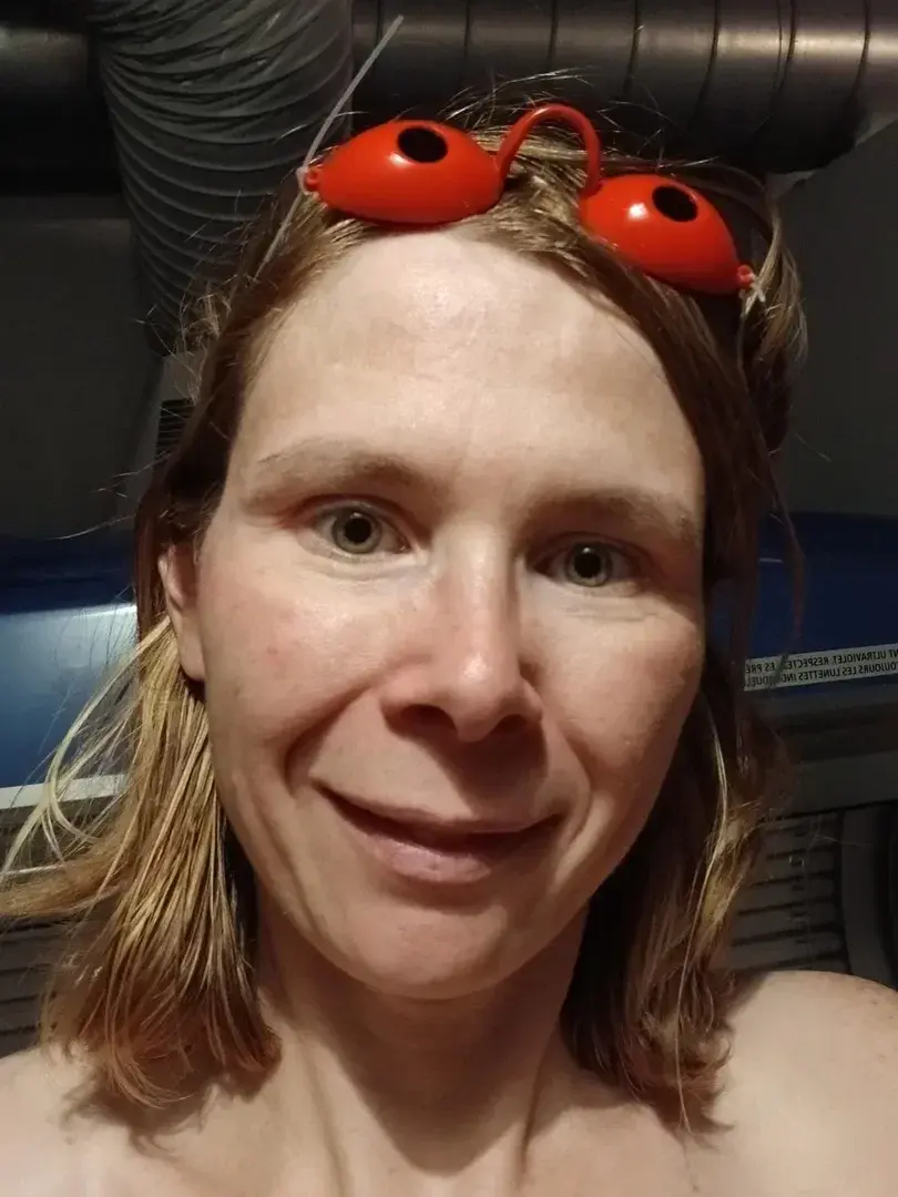 Leak & nude MYM — Ambredu74 : « Coucou à tous. » (MYM)