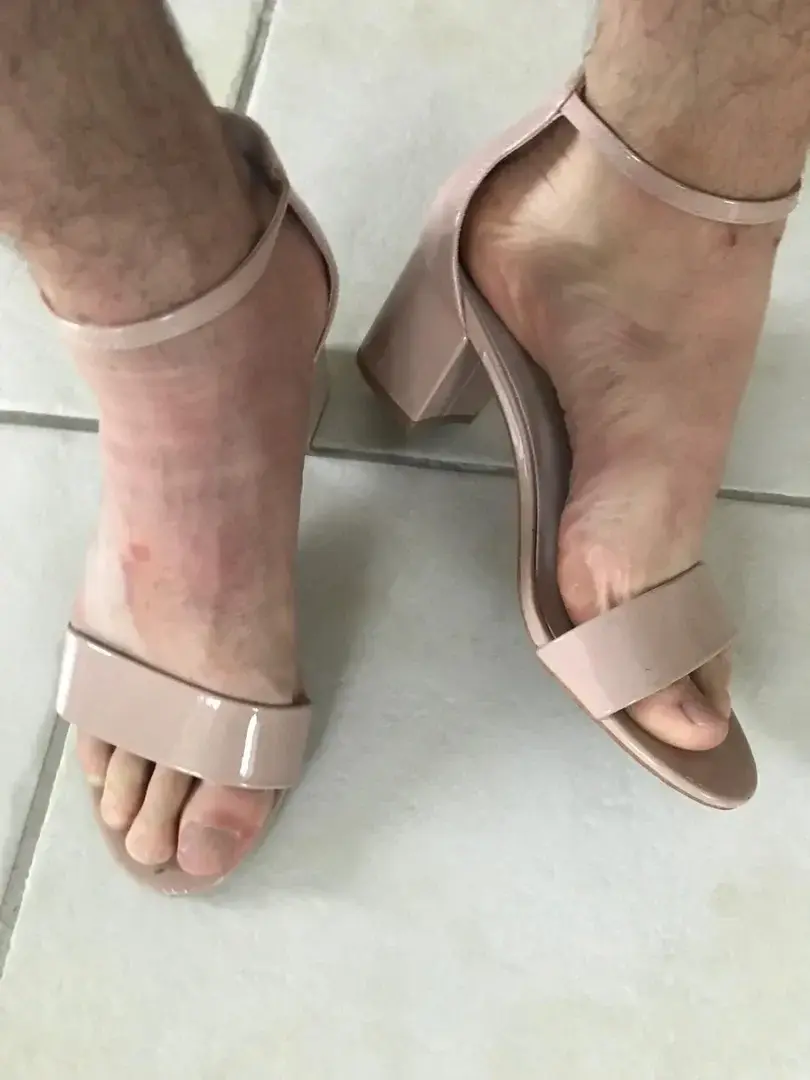 Leak & nude 4 — lespiedsdhomme408