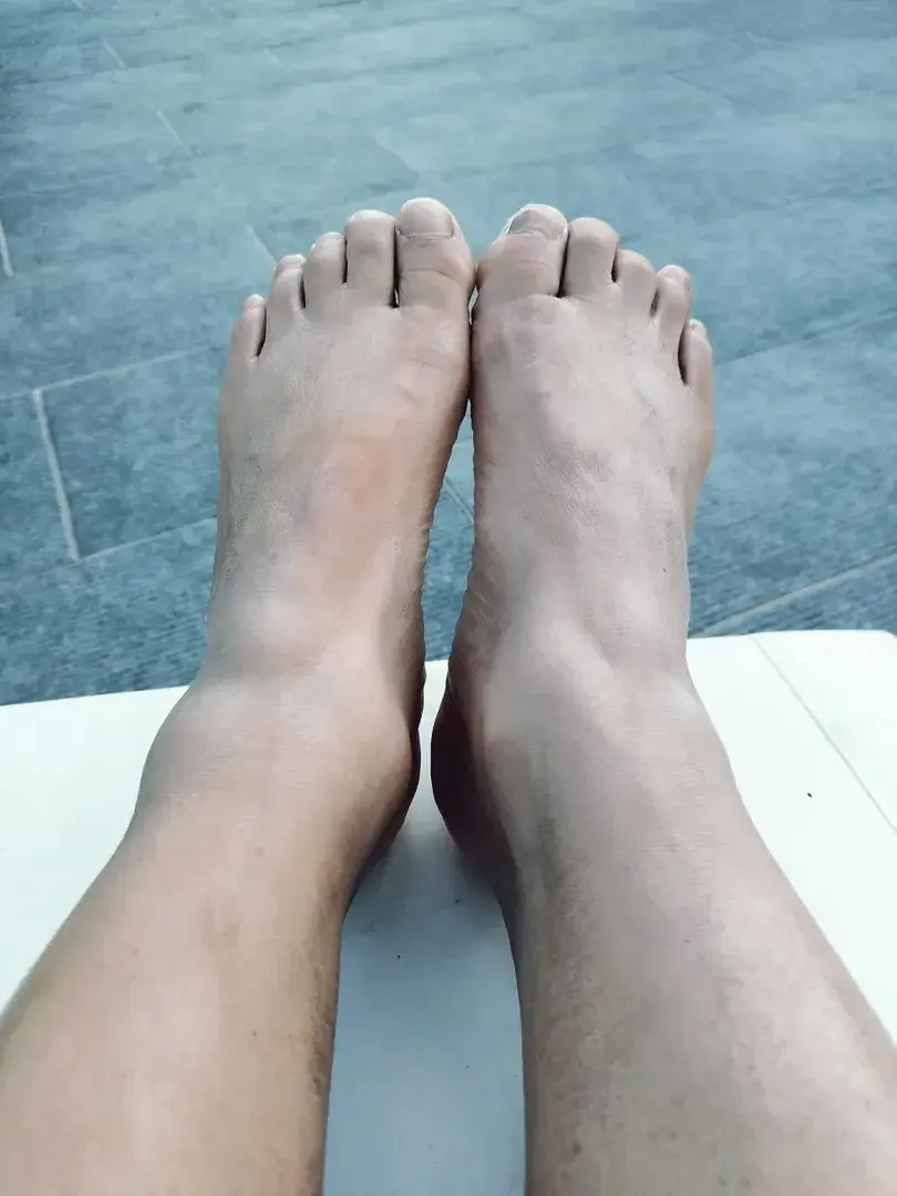 Leak & nude 2 — Happy_feet_17