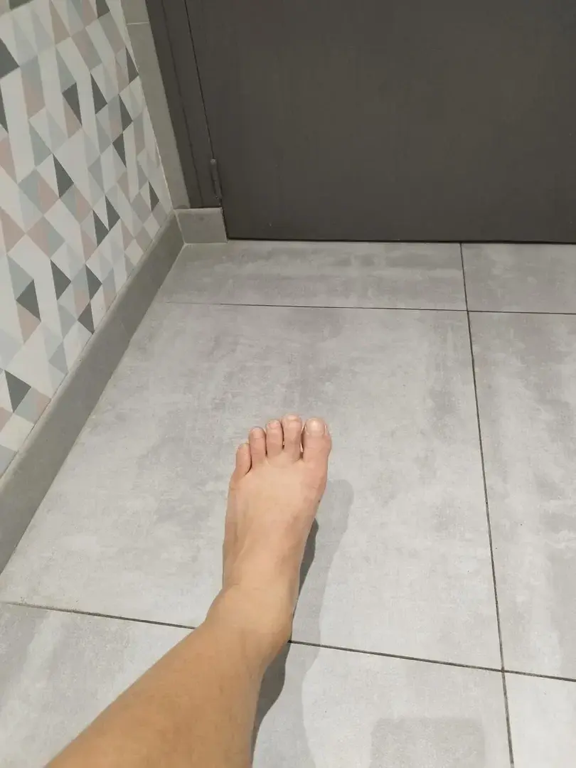Leak & nude 5 — Happy_feet_17