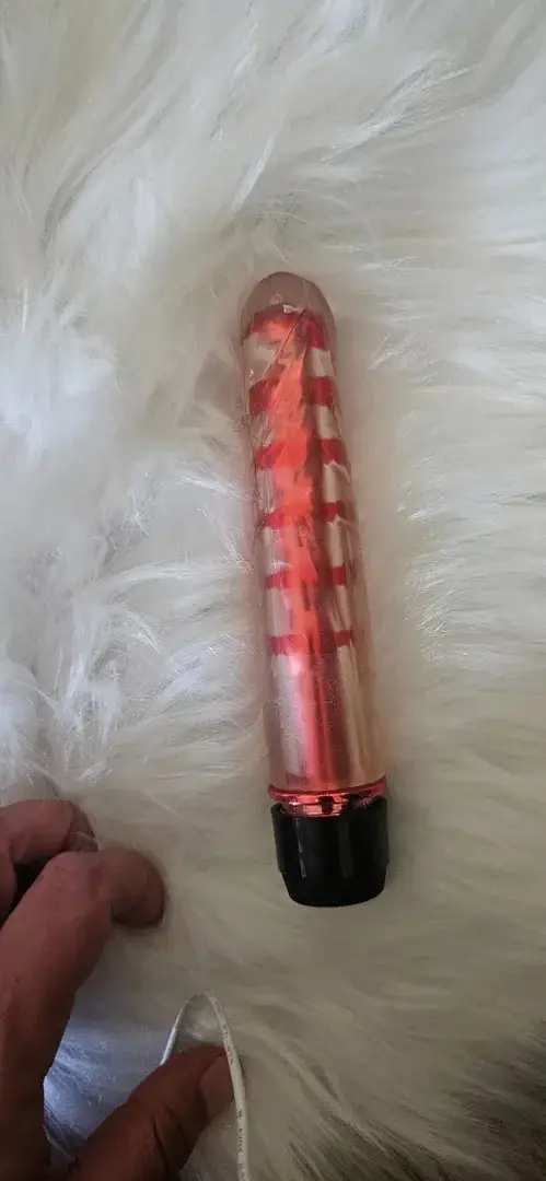 Le but du jeu est simple ,choisit ton sextoy, et je fait une petite vidéo avec mon chéri qui l'utilise sur moi en media ou post privé 😘😇