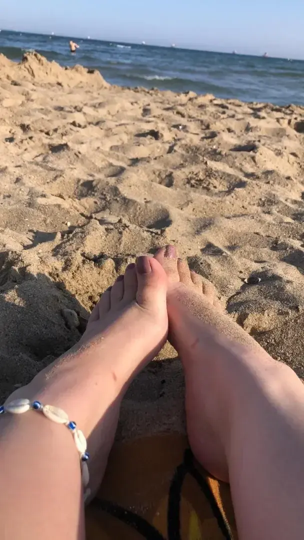 Leak & nude 2 — elea_feet