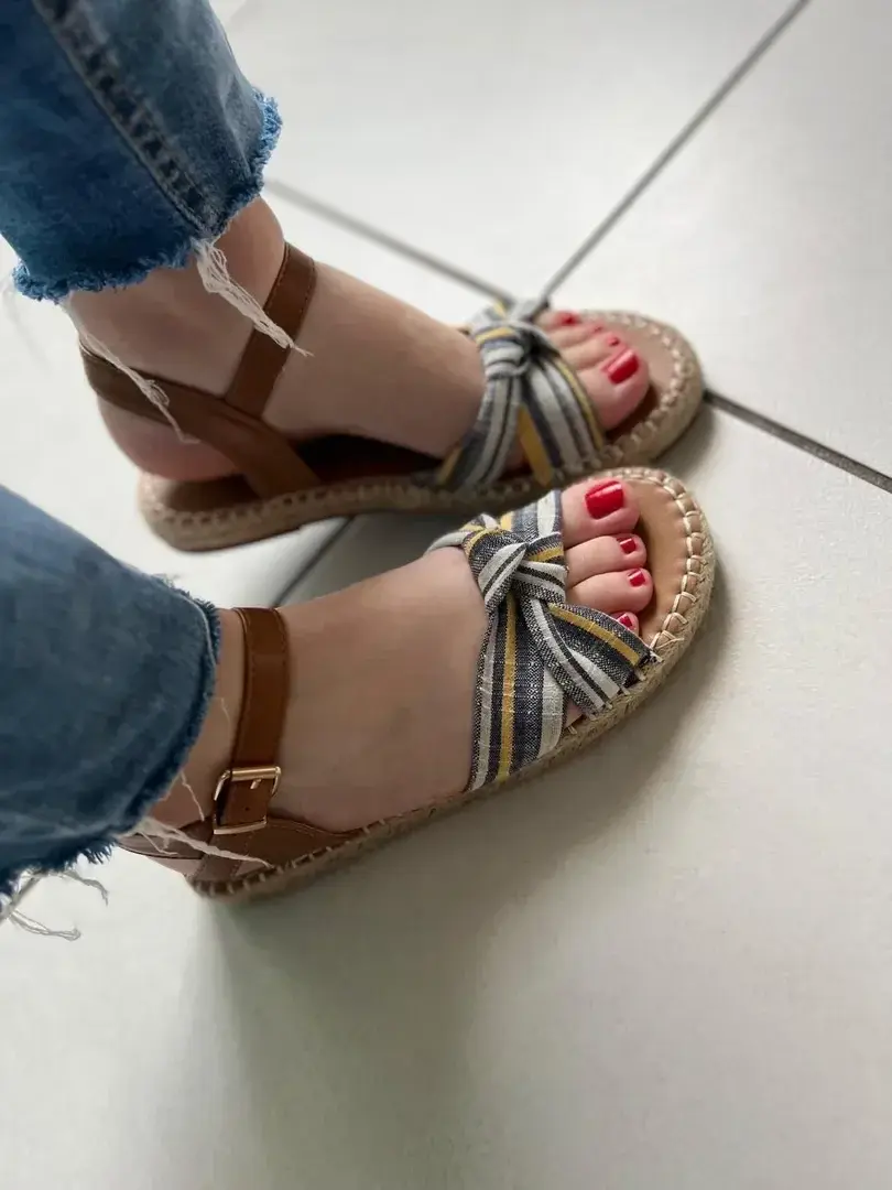 Leak & nude 3 — Feetgirl80