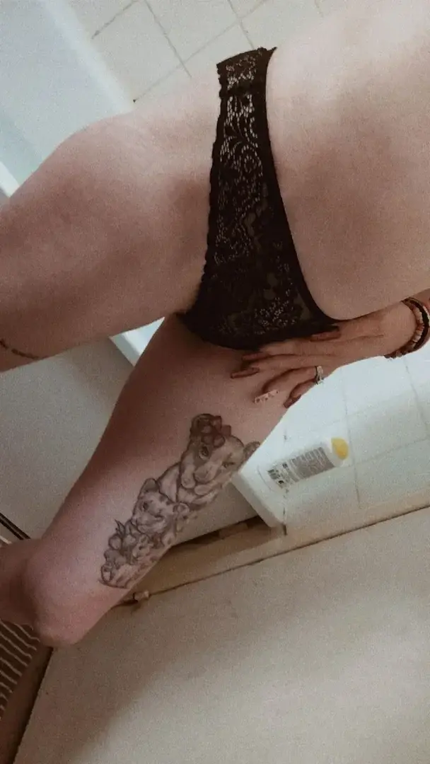 Bonjour 😘Belle et douce journéeN'hésitez pas à demander si quelque chose vous donne envie je ne mange pas einh 😍🥰