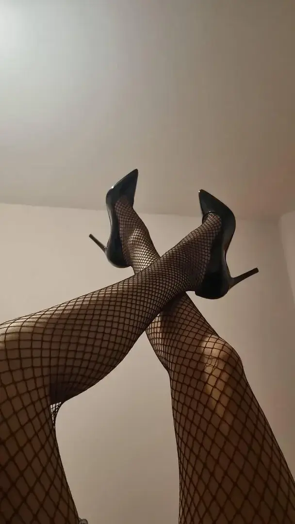 Leak & nude 1 — Feetwomqueen