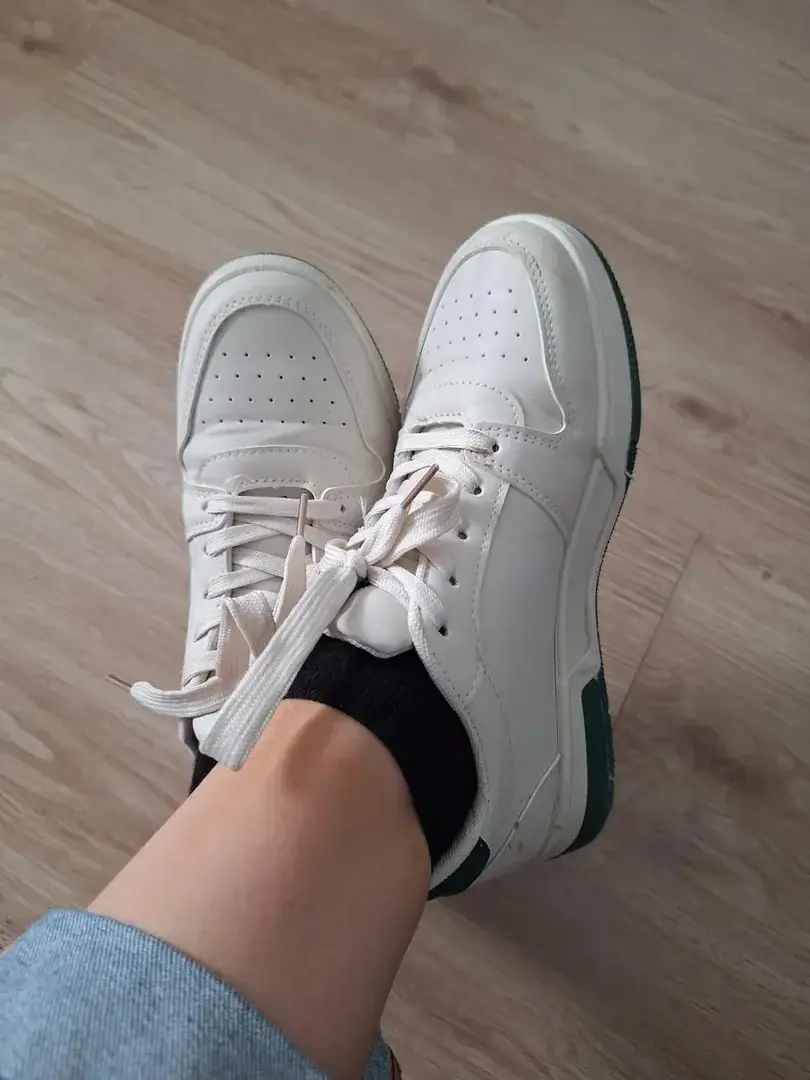 Avec des baskets !#pieds