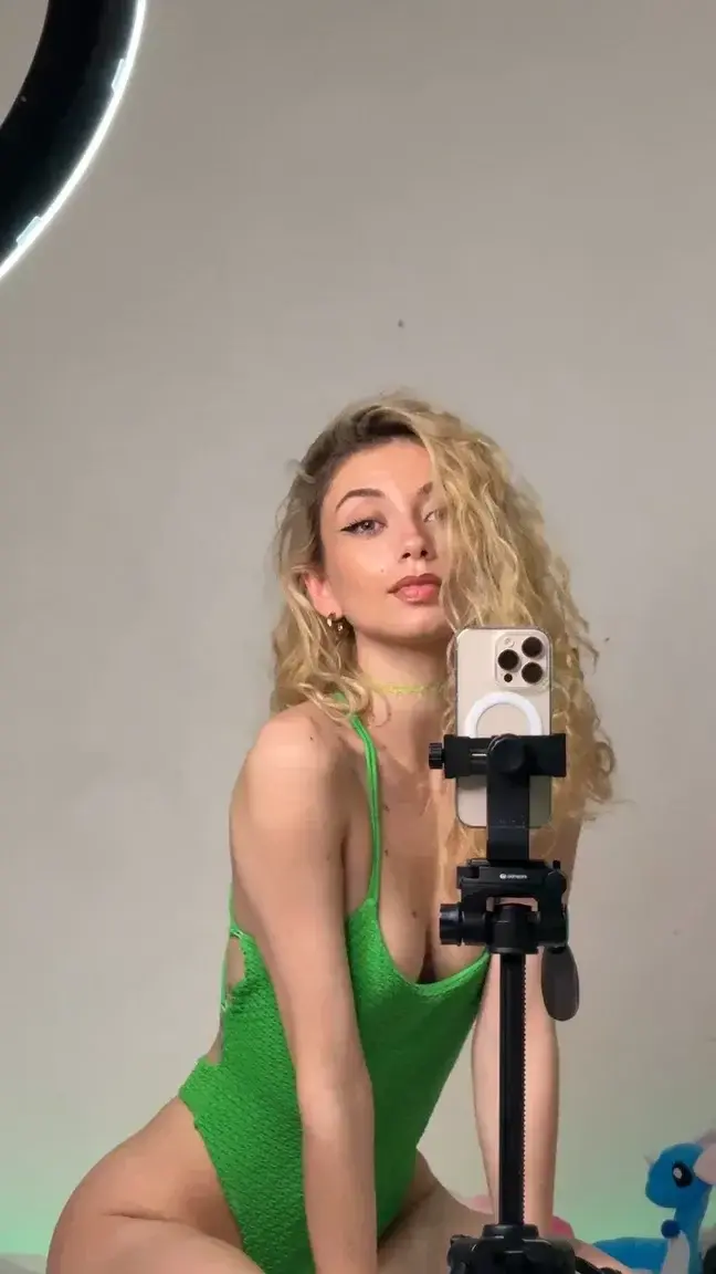 Leak & nude 23 — Littleamour