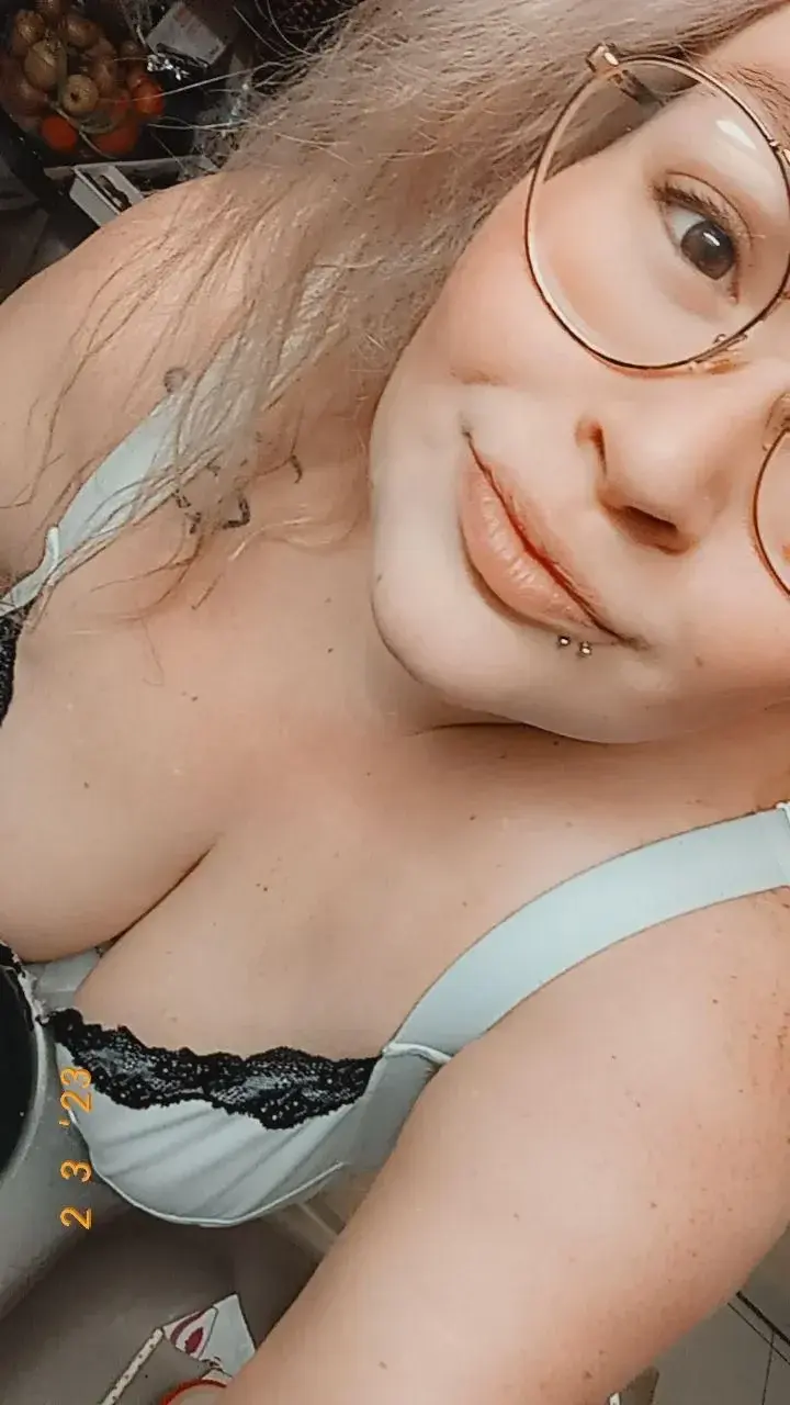 Il fais trop chaud pour s'habiller 🥵