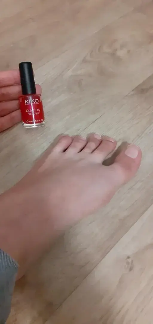 Leak & nude 6 — pedicure_time