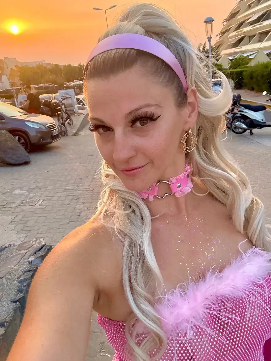 Miss-barbie-pink-off — média 6 | French Modèles