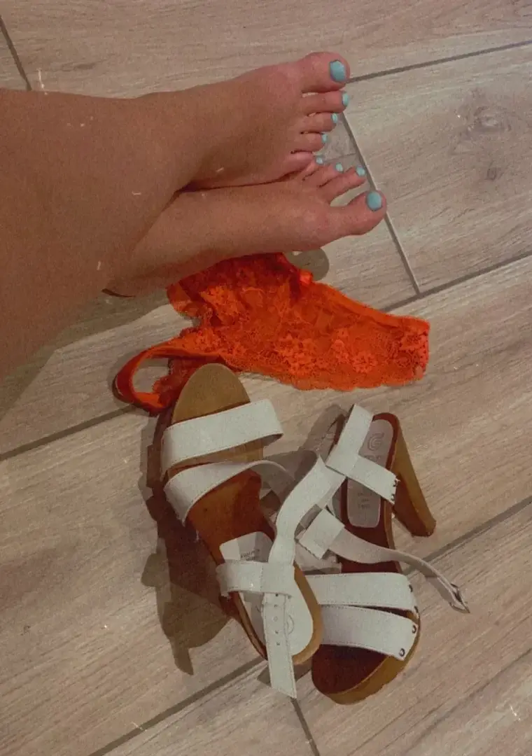 Leak & nude 3 — Pieds-girly-sexy
