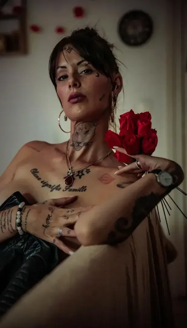 Leak & nude 2 — esmeraldamendozarubio