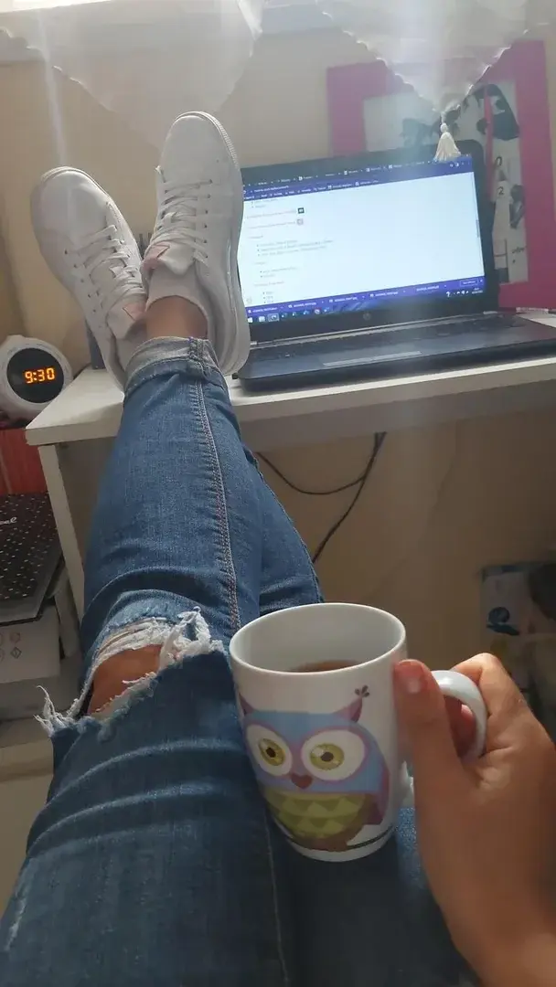 Leak & nude MYM — Lavanille_ : « Une journée de travail » (MYM)