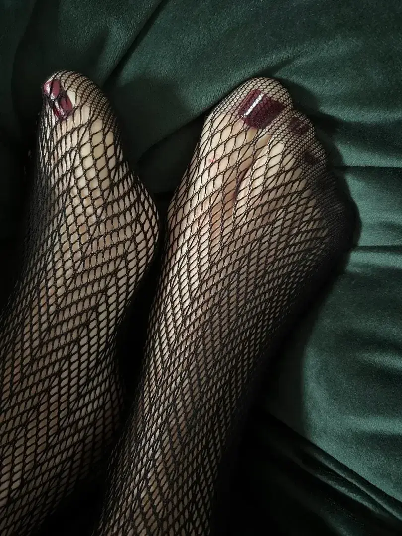 Leak & nude 3 — Lana_feet3