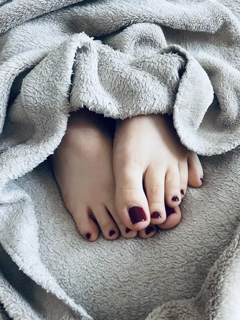 Leak & nude 5 — Lana_feet3