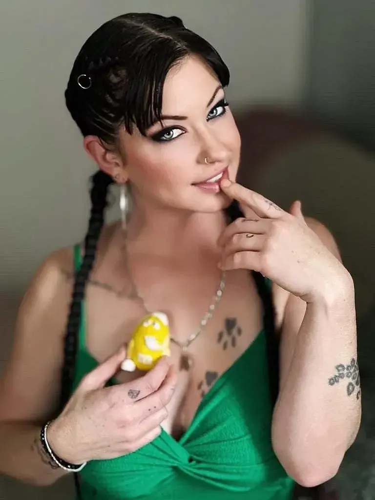Leak & nude MYM — Alyciadolls : « Humm des mms » (MYM)