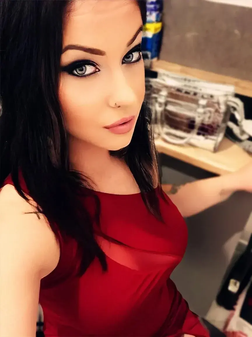 Leak & nude MYM — Alyciadolls : « J aime jouir de plaisir » (MYM)