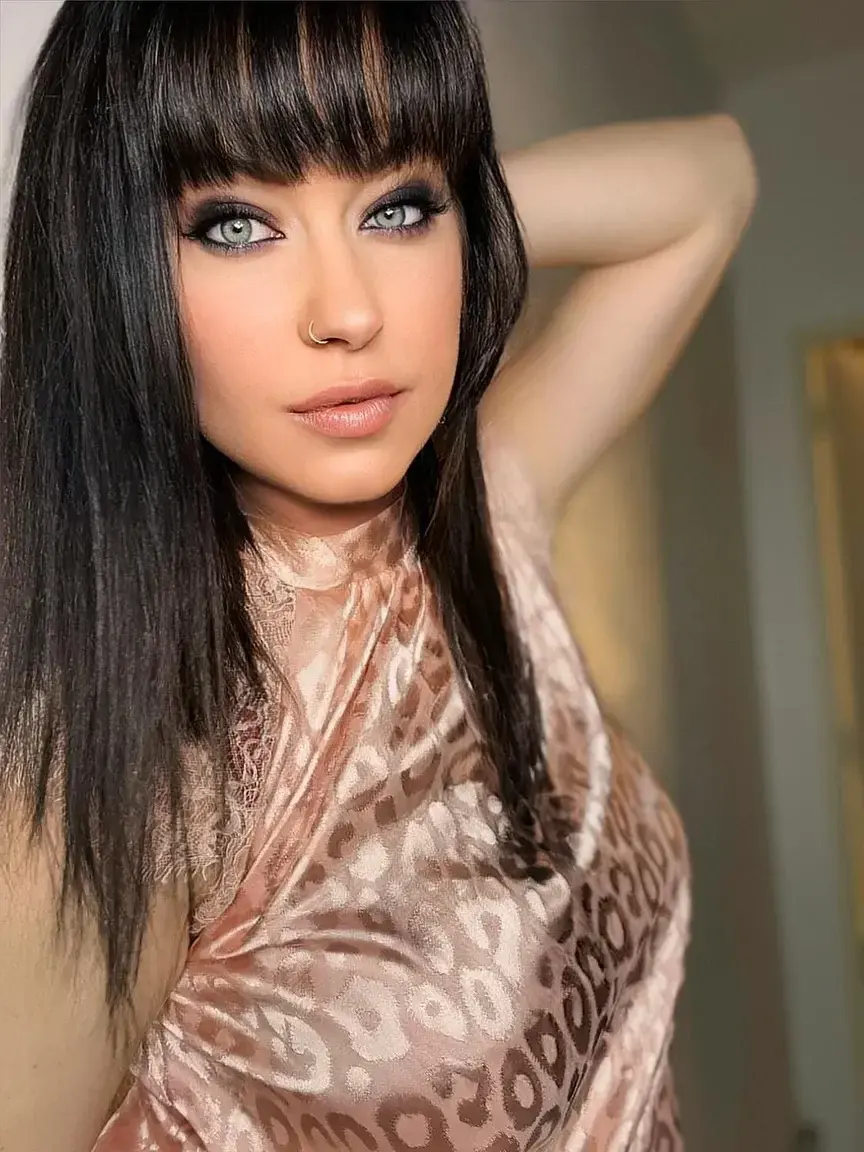 Leak & nude MYM — Alyciadolls : « Chaude et délicieuse 🤤 » (MYM)