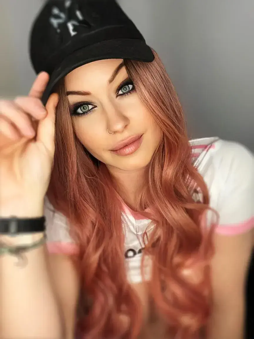 Leak & nude MYM — Alyciadolls : « Bienvenue à tous💋 » (MYM)