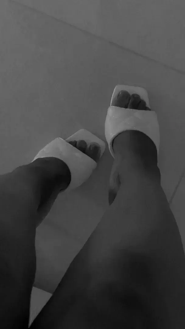 Leak & nude 1 — Monatis
