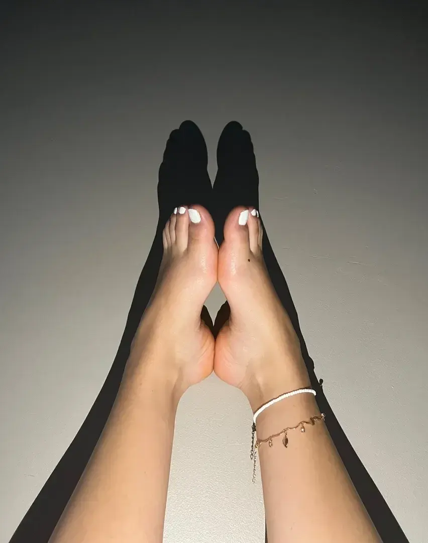 Xoxo 💋#feet #feetlover #prettyfeet #beautifulfeet