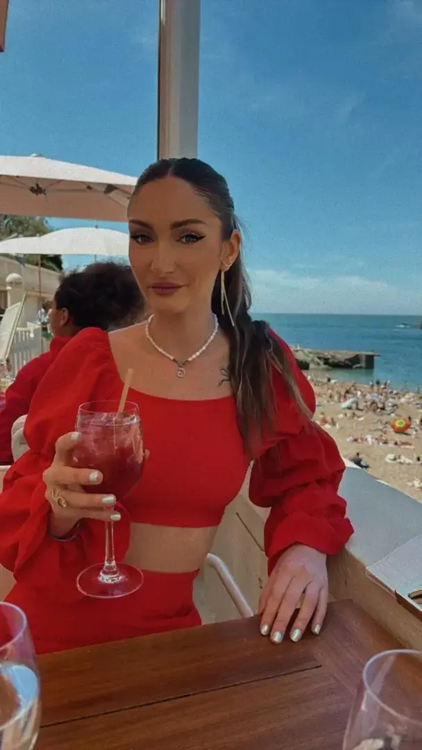 Leak & nude MYM — Venice : « Rejoins-moi ! Code abo gratuit : MYDESIRE 💗💋 » (MYM)