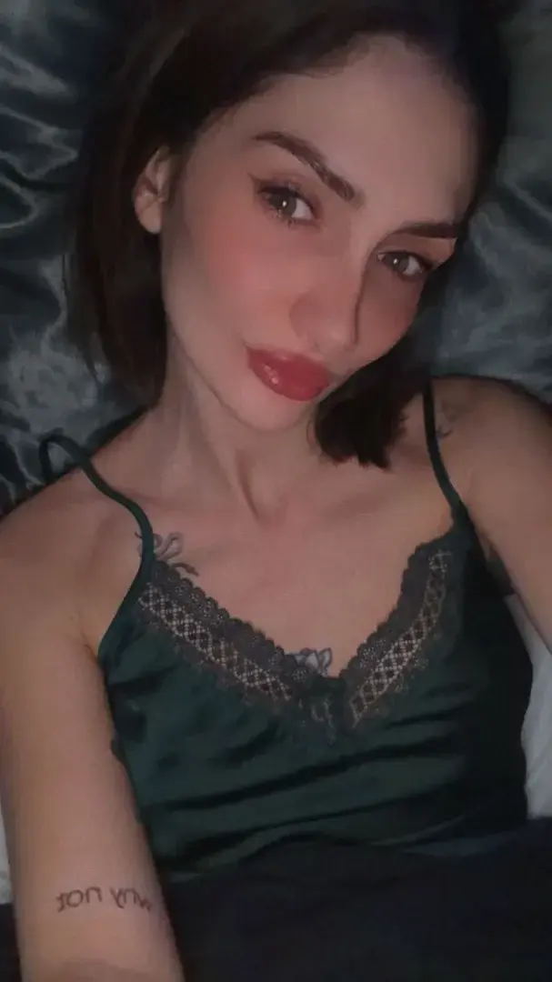 Leak & nude MYM — Venice : « Rejoins-moi ! Code abo gratuit : MYDESIRE 💗💋 » (MYM)