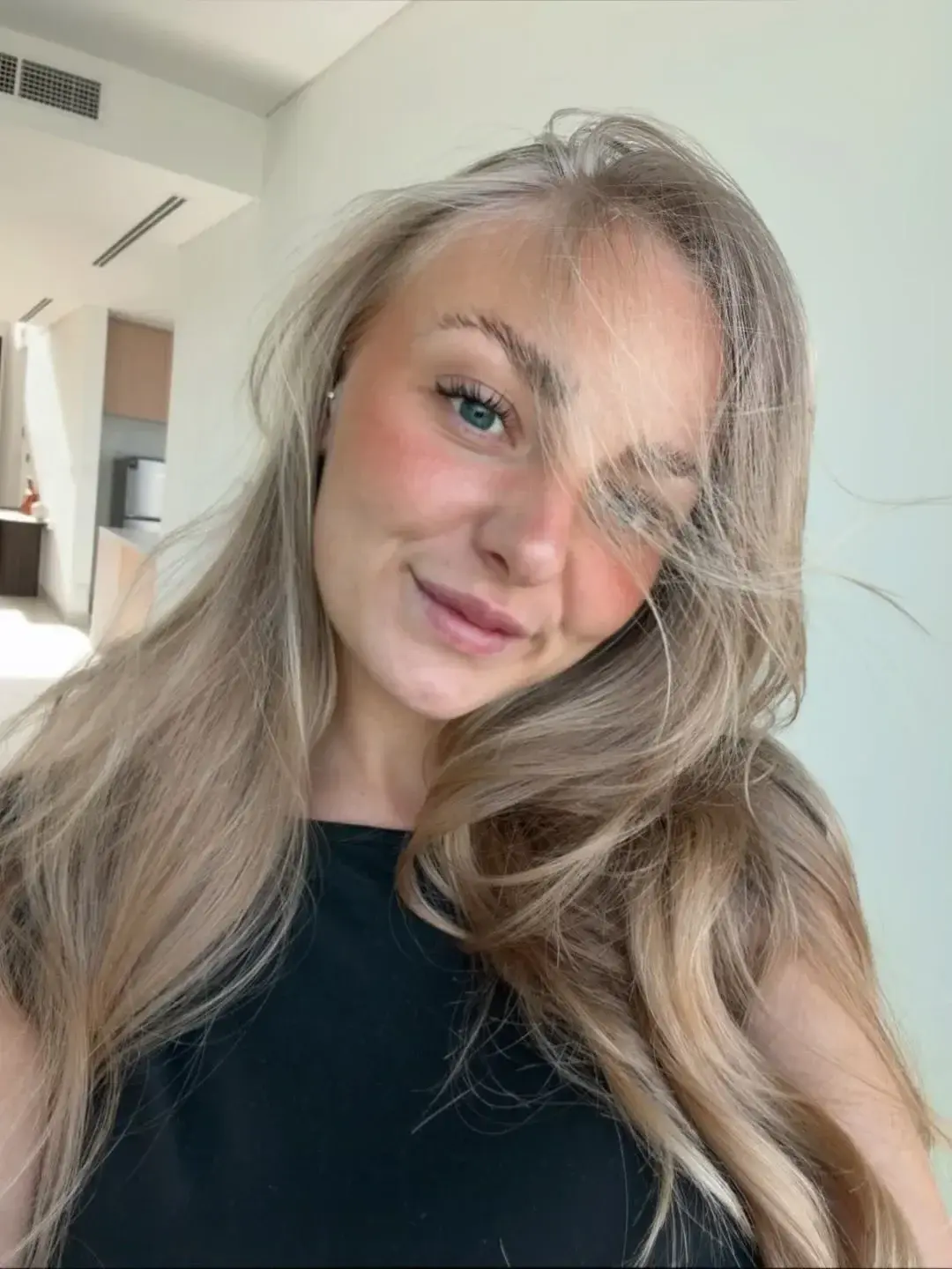 Si tu cliques sur le coeur j'ai mis un truc qui t'envoie une photo coquine direct 🤭