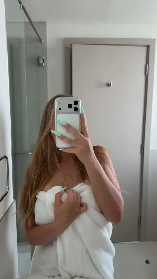 Si tu like j'ai mis un truc qui t'envoie une vidéo direct en privé 🤭