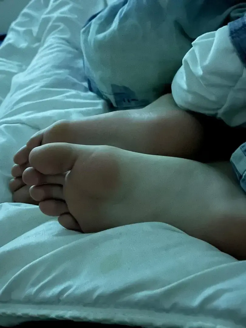 Leak & nude 1 — Feetiffaine