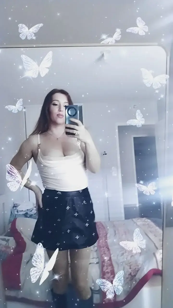Leak & nude MYM — Amandine- : « Papillons 🦋🦋 » (MYM)