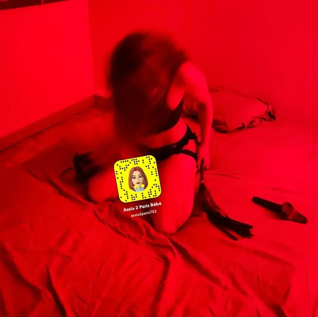Leak & nude MYM — Assia2paris75 : « Abonne toi pour voir mes sexe tape » (MYM)